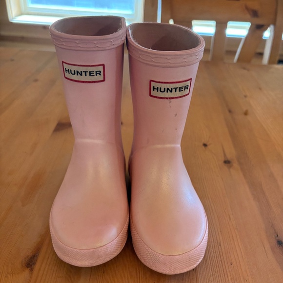 Hunter Kids First Classic Rain Boot - Pink Size 6 - Picture 1 of 3
